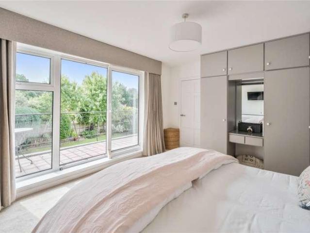 House for sale in Heatherside, Heol-las