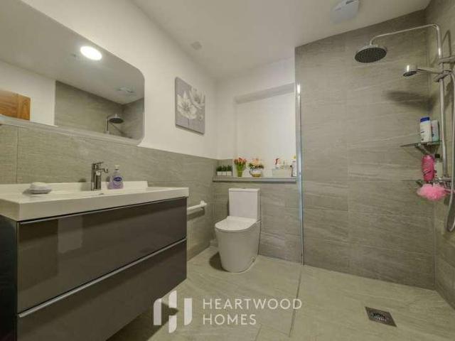 House for sale in Napsbury Park, Five Acres
