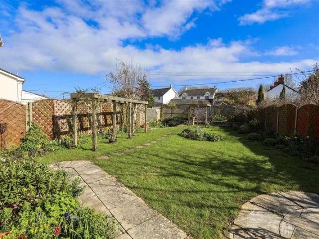 House for sale in Llan-Maes, Wales