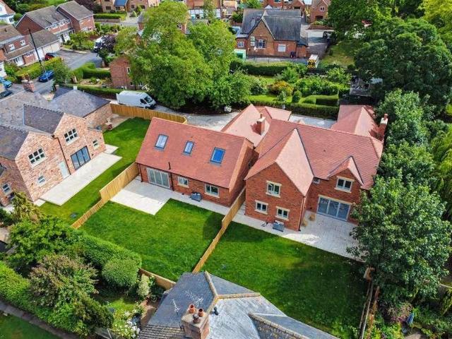 House for sale in Barton In Fabis, East Midlands