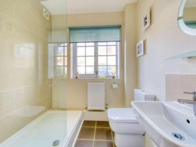 House for sale in Hampton Wick, Greater London