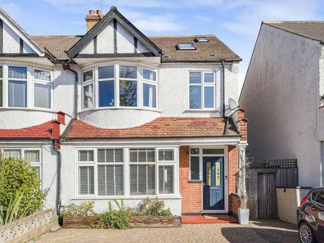 House for sale in Chatterton Village, Greater London