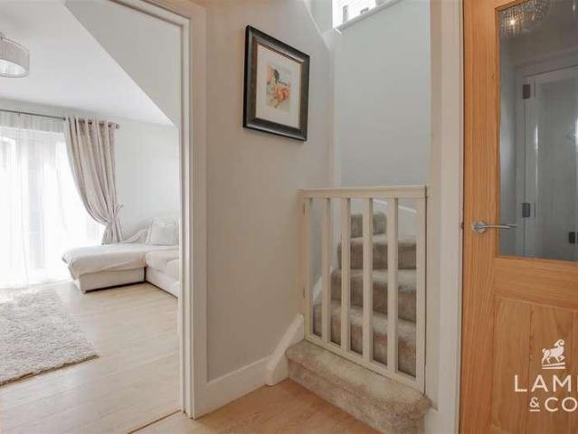 House for sale in Dale Hill, Essex