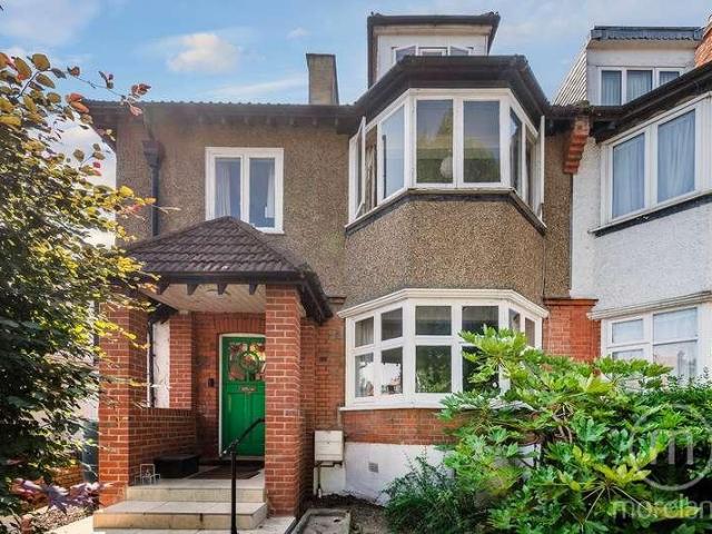 House for sale in Golders Green, Greater London