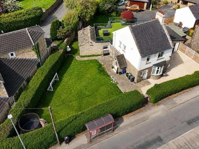 House for sale in Shelley, Skelmanthorpe