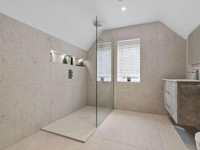 House for sale in Henley-on-Thames, Berrick Salome