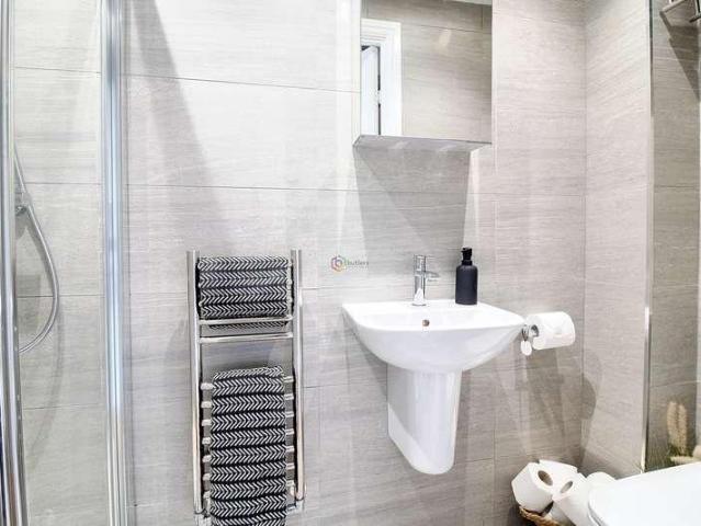House for sale in Sheffield, Owlthorpe