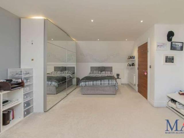 House for sale in Elstree and Borehamwood, Borehamwood
