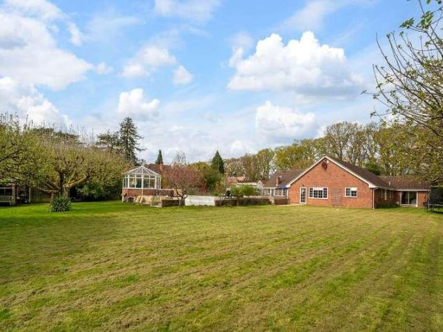 House for sale in Bucklebury, West Berkshire