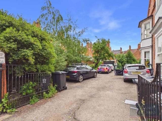 House for sale in Highfields, Old Wharf