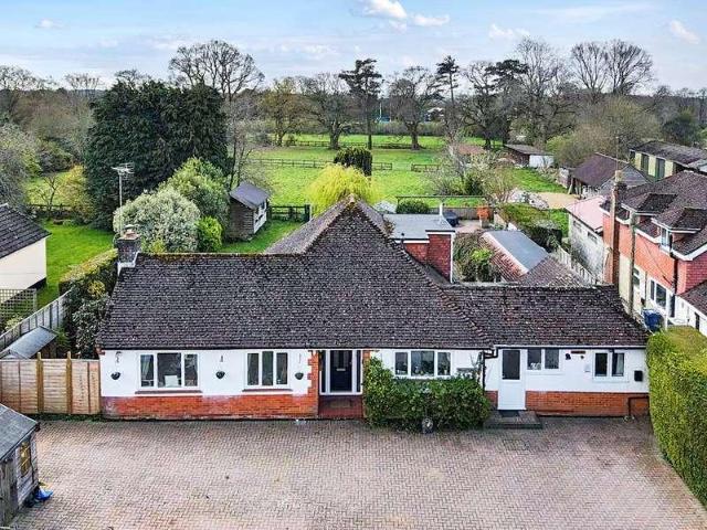 House for sale in Woolmer Hill, Fole