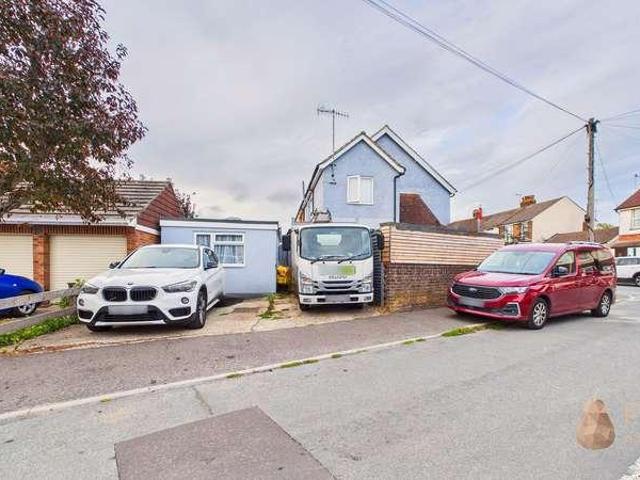 House for sale in Fishersgate, West Sussex