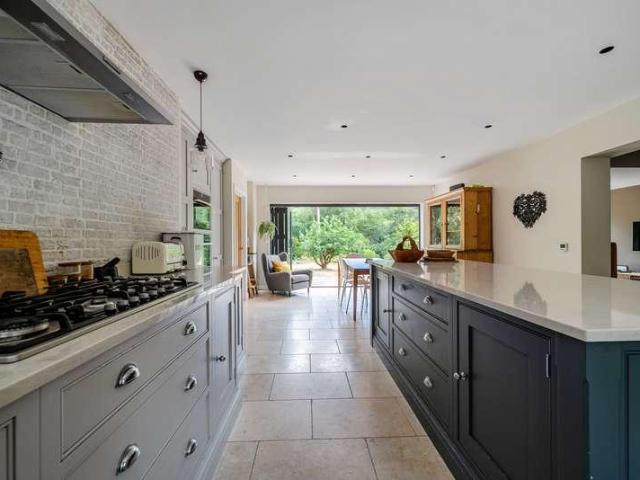 House for sale in Fole, Surrey