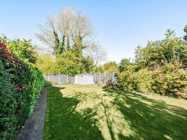 House for sale in Harrow Weald, Greater London