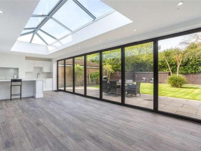 House for sale in Hook, Hart