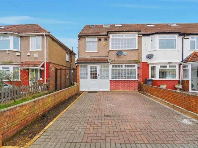 House for sale in London Borough of Hounslow, Greater London