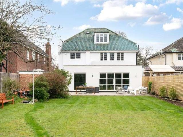 House for sale in Lower Green Esher, Blackhills