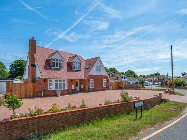 House for sale in Denham