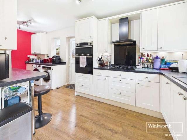 House for sale in Speen