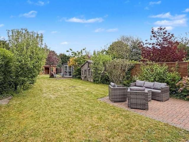 House for sale in Cawston, New Bilton