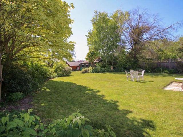 House for sale in Commercial End, Barway