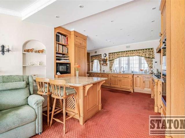 House for sale in Highwood Hill, Greater London