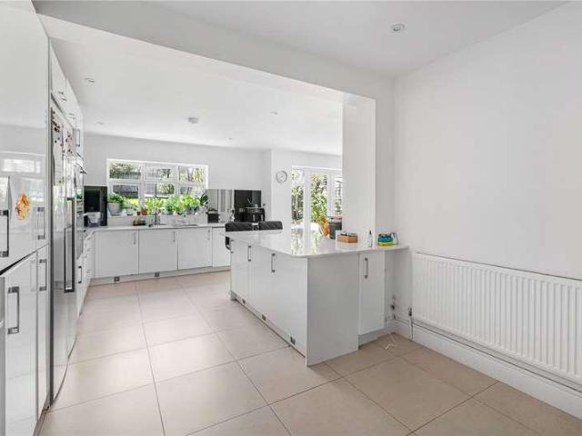 House for sale in Friern Barnet, Greater London