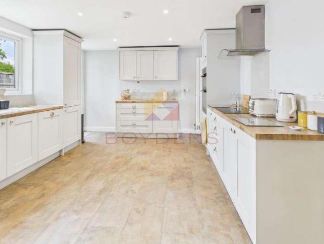 House for sale in Chelmondiston, Suffolk