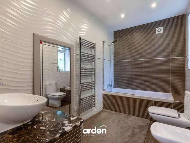 House for sale in Bromsgrove, Worcestershire