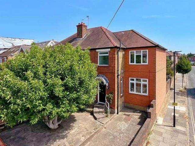 House for sale in London Borough of Hounslow, Spring Grove