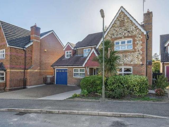 House for sale in Knaphill, Woking