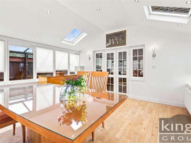 House for sale in Hammond Street, Broxbourne