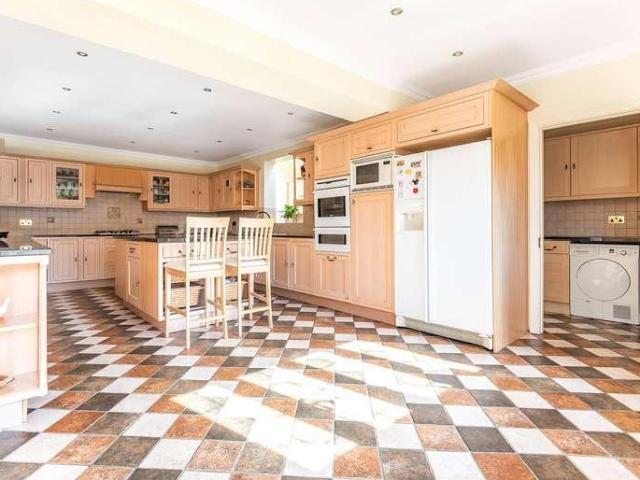House for sale in Cockfosters, Greater London