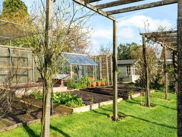 House for sale in Furzehill, East Dorset