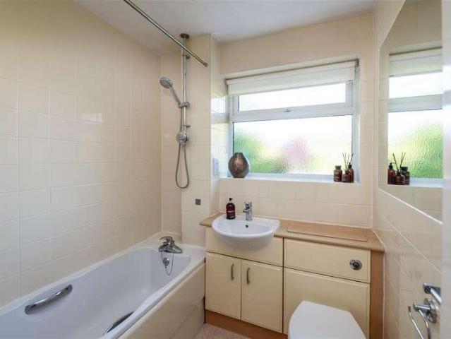 House for sale in Pound Hill, Crawley