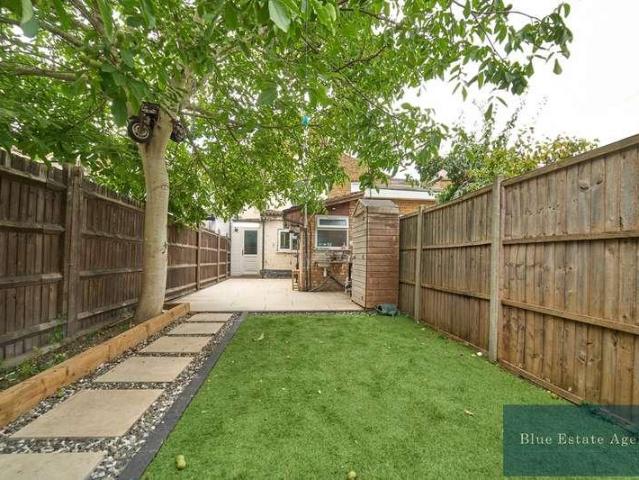 House for sale in London Borough of Hounslow, Greater London