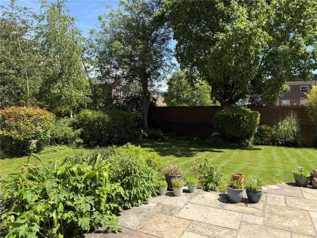 House for sale in Sleepers' Hill, Hampshire
