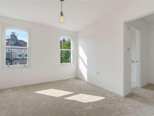 House for sale in Clapham Junction, Greater London