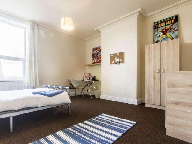 House for sale in Folly Hall, Kirklees