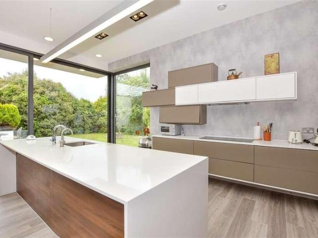 House for sale in The Butts, Kent