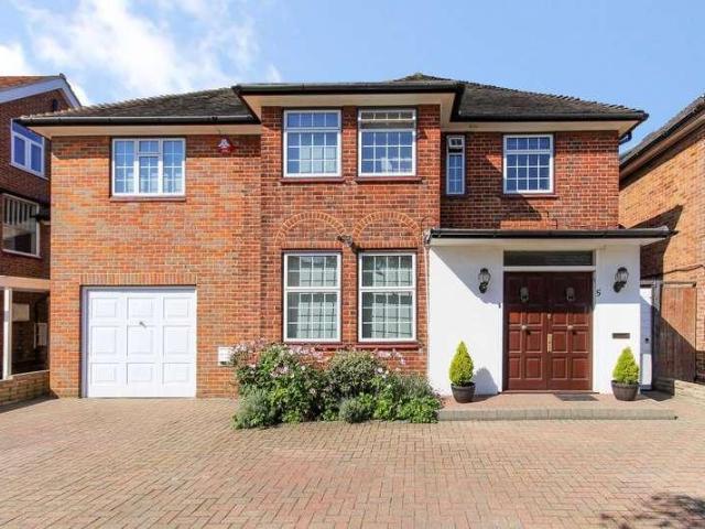 House for sale in Greater London