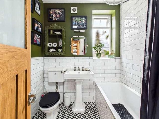 House for sale in Streatham Hill, Greater London
