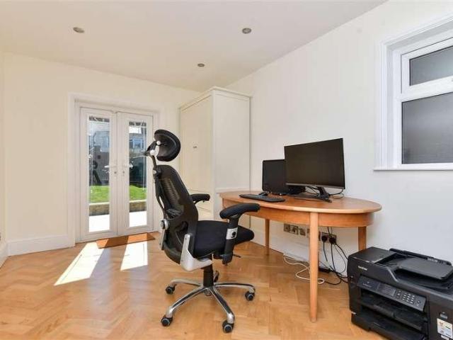 House for sale in Cliftonville West, Acol