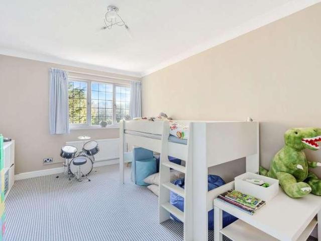 House for sale in Oxted, Hillview