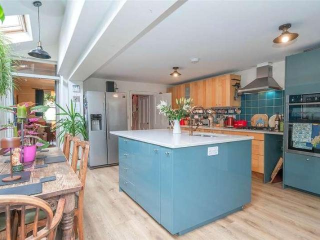 House for sale in Finchley, Greater London