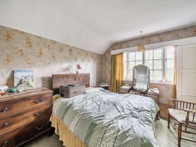 House for sale in Little Stanmore, Greater London