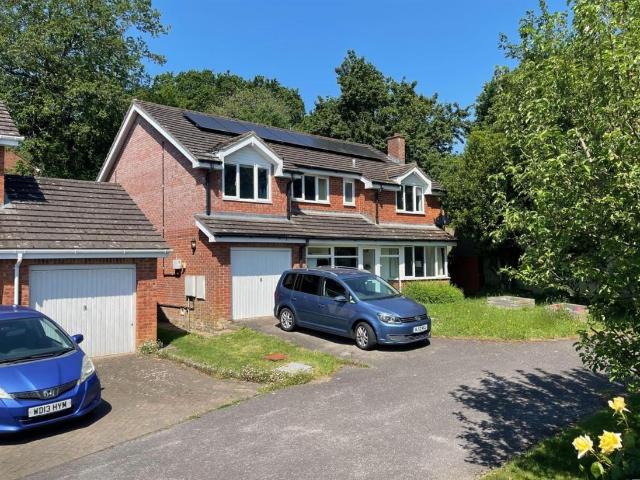 House for sale in Watergate, Devon