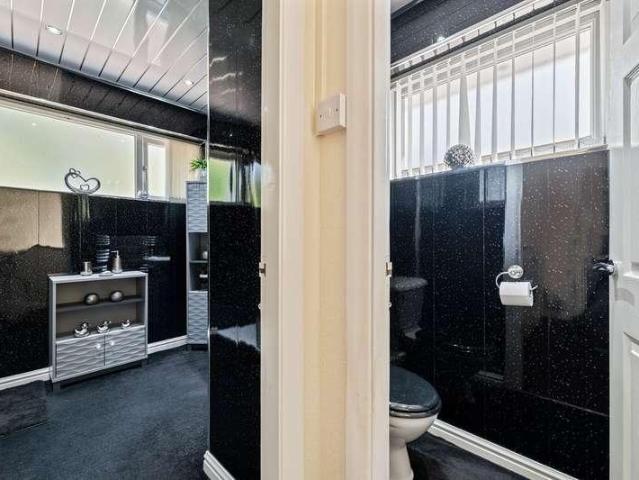 House for sale in Burtonwood and Westbrook, Warrington