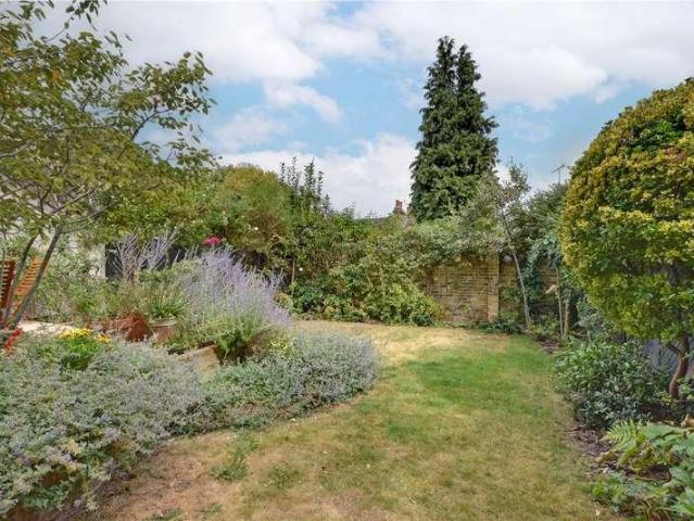 House for sale in East Greenwich, Greater London