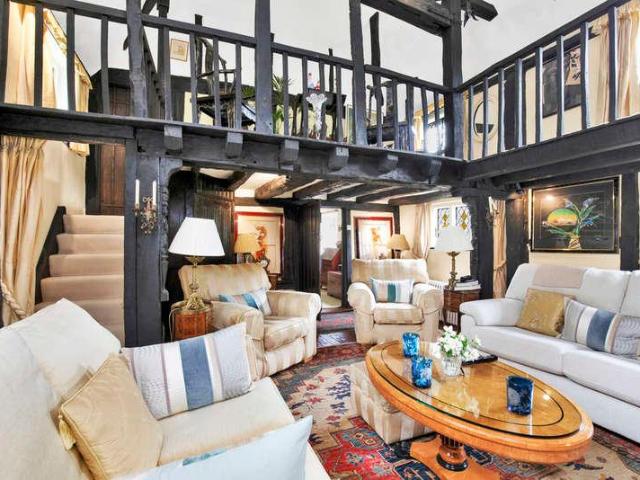 House for sale in Pachesham Park, Surrey